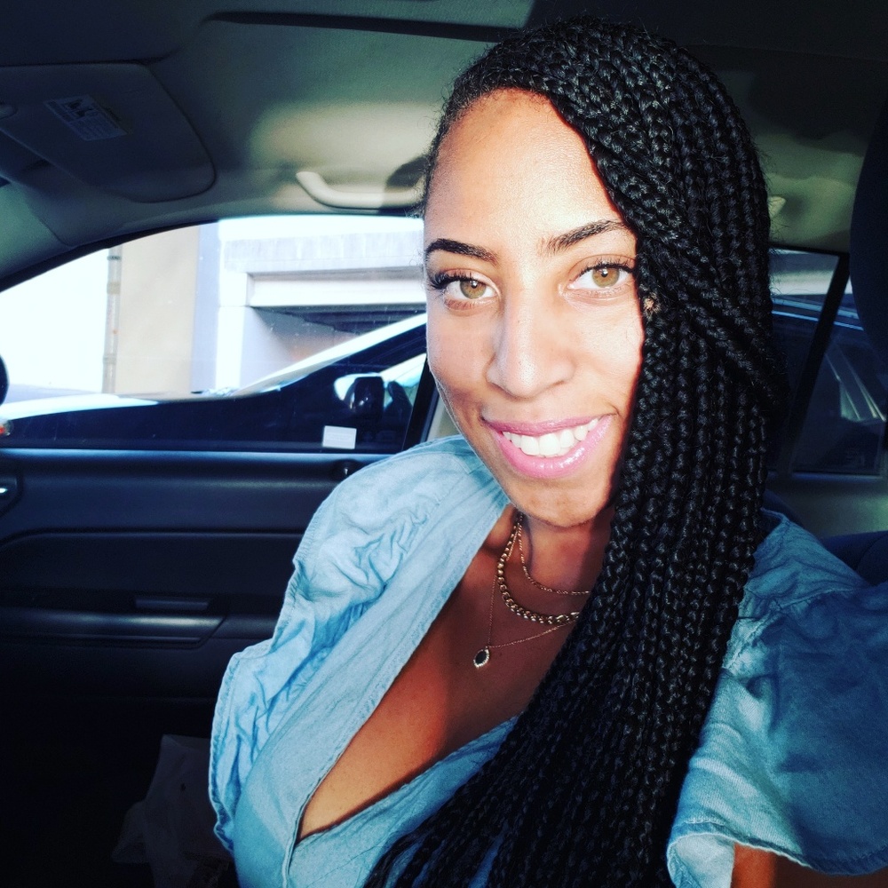Meet your Posher, Deniece